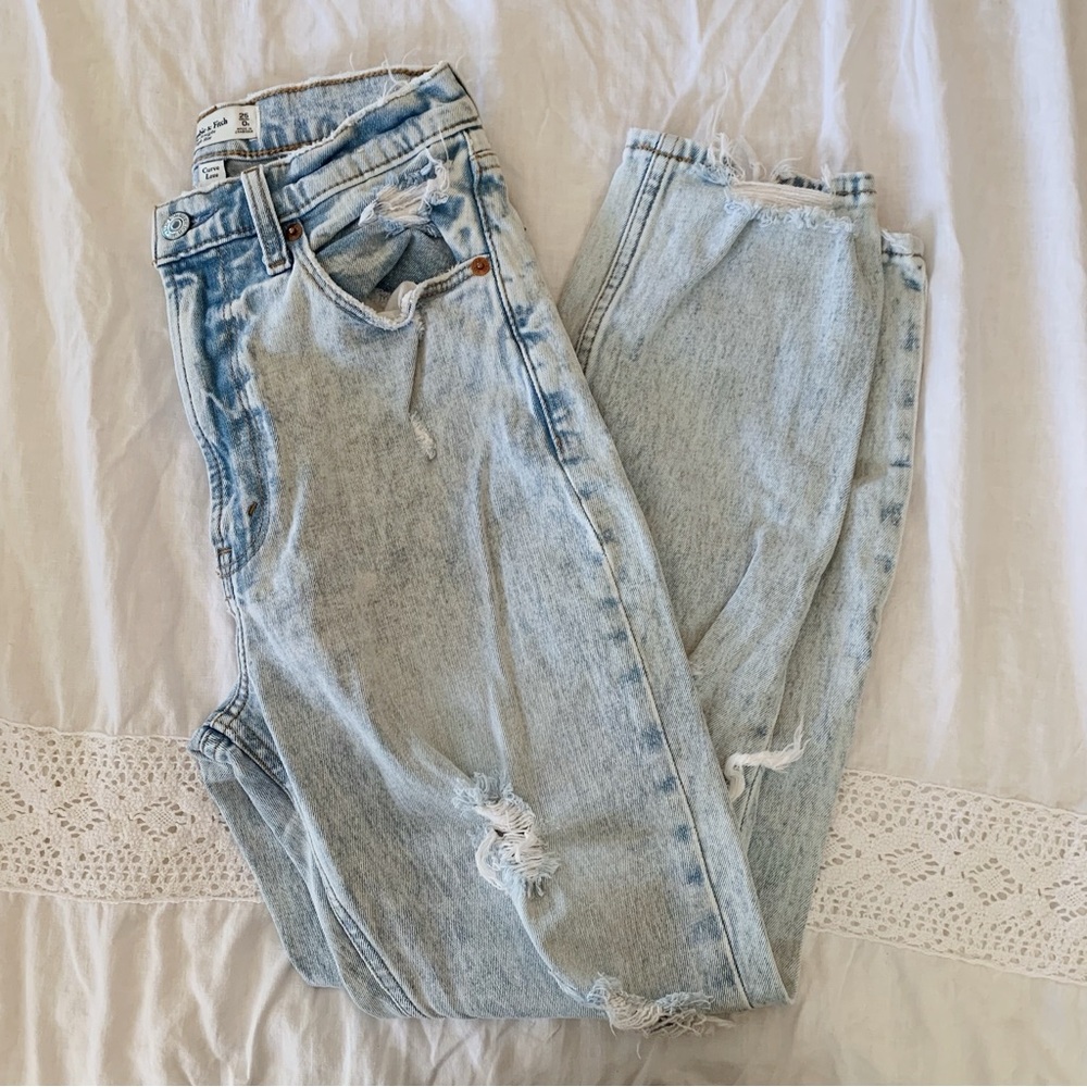 Abercrombie High Wasted Curve Light Wash Jeans